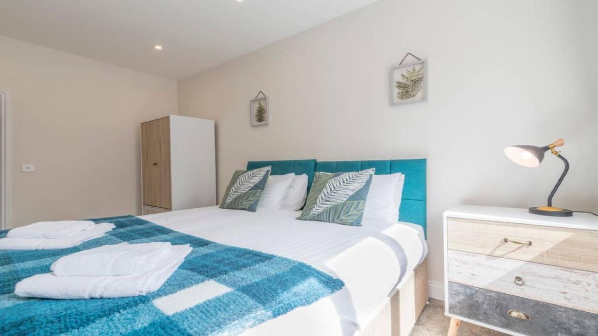 South Quay Penthouse - 2 Bed *